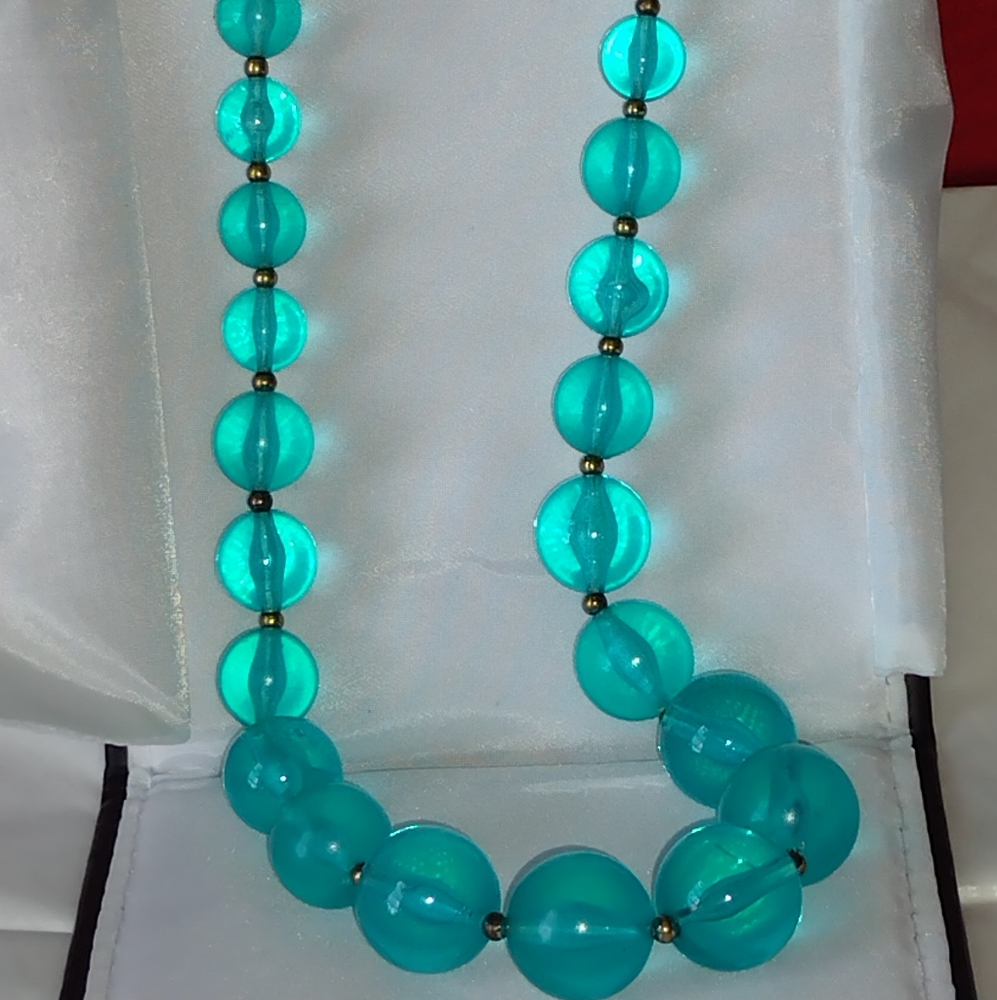 Summer Pool Graduated Translucent Turquoise Beads… - image 5